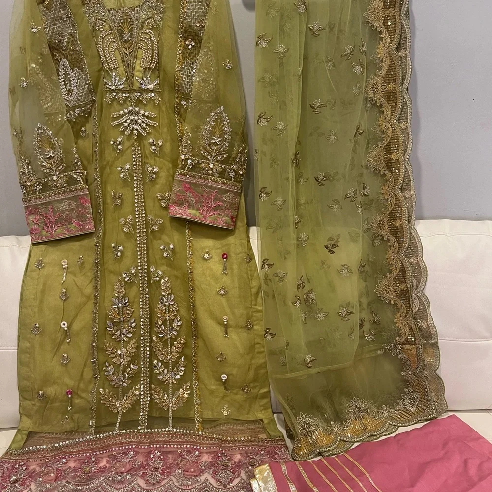 Pakistani Indian zaha branded suit sold - Picture 8 of 14